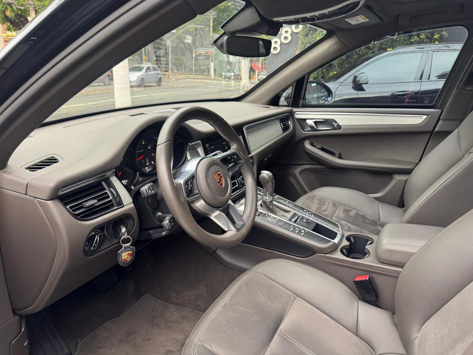 2da3b761-1096-43b0-a4cd-68b4284b8143