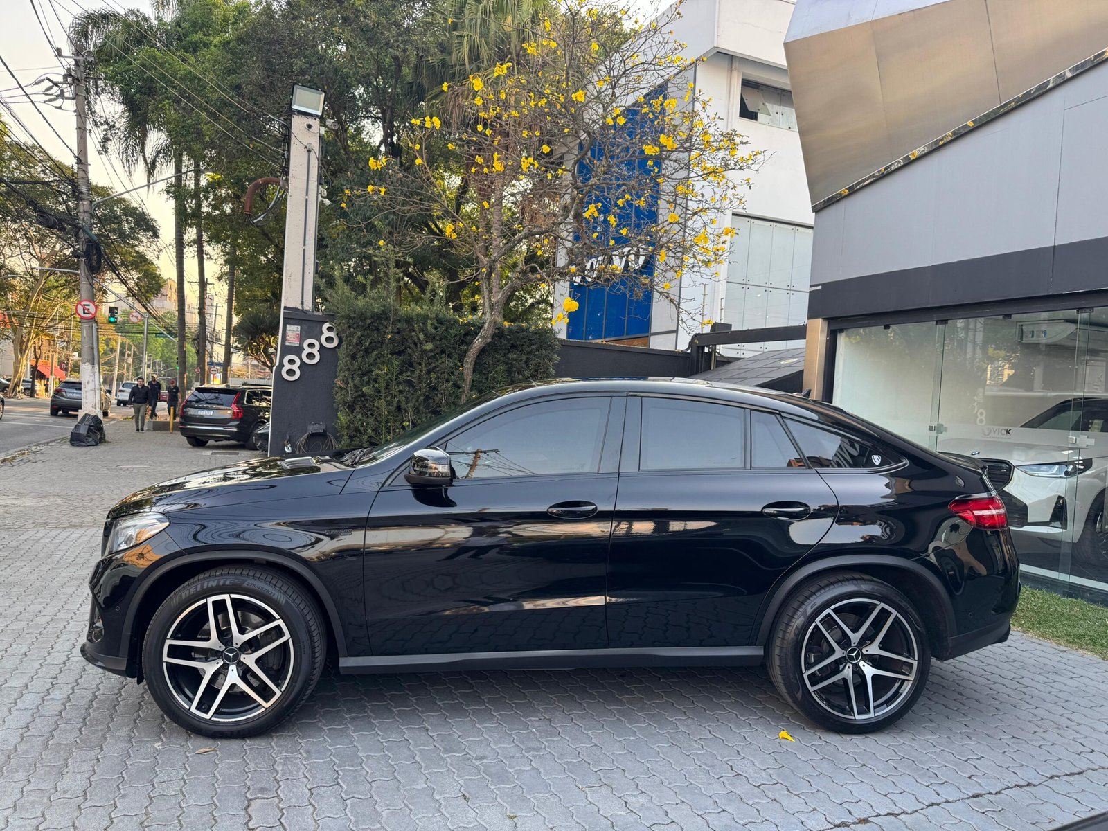 8327ffdd-4f23-4b28-8e56-ac5c810958ac