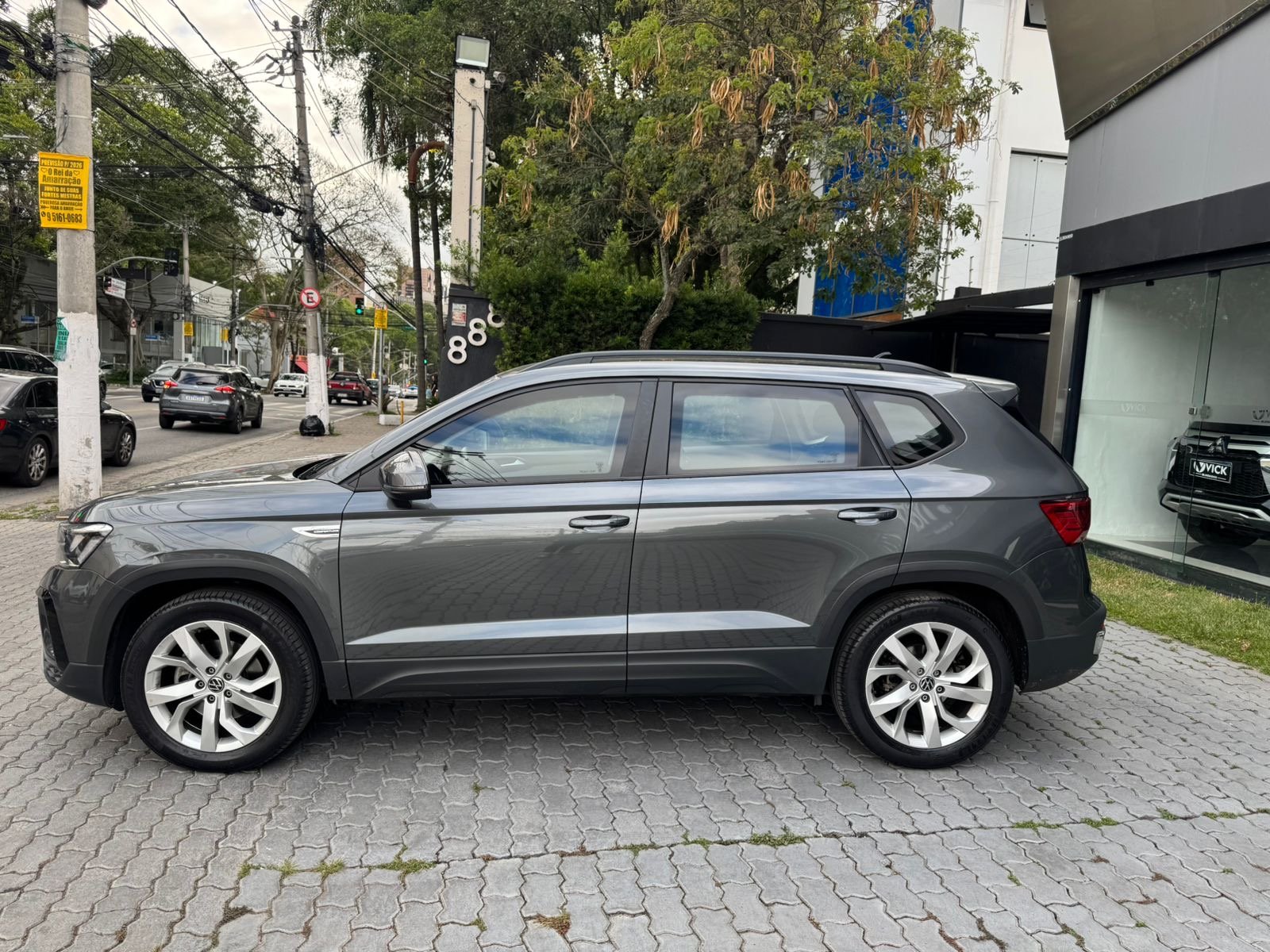 b55d12c4-1853-45a3-9e89-9a5880976219